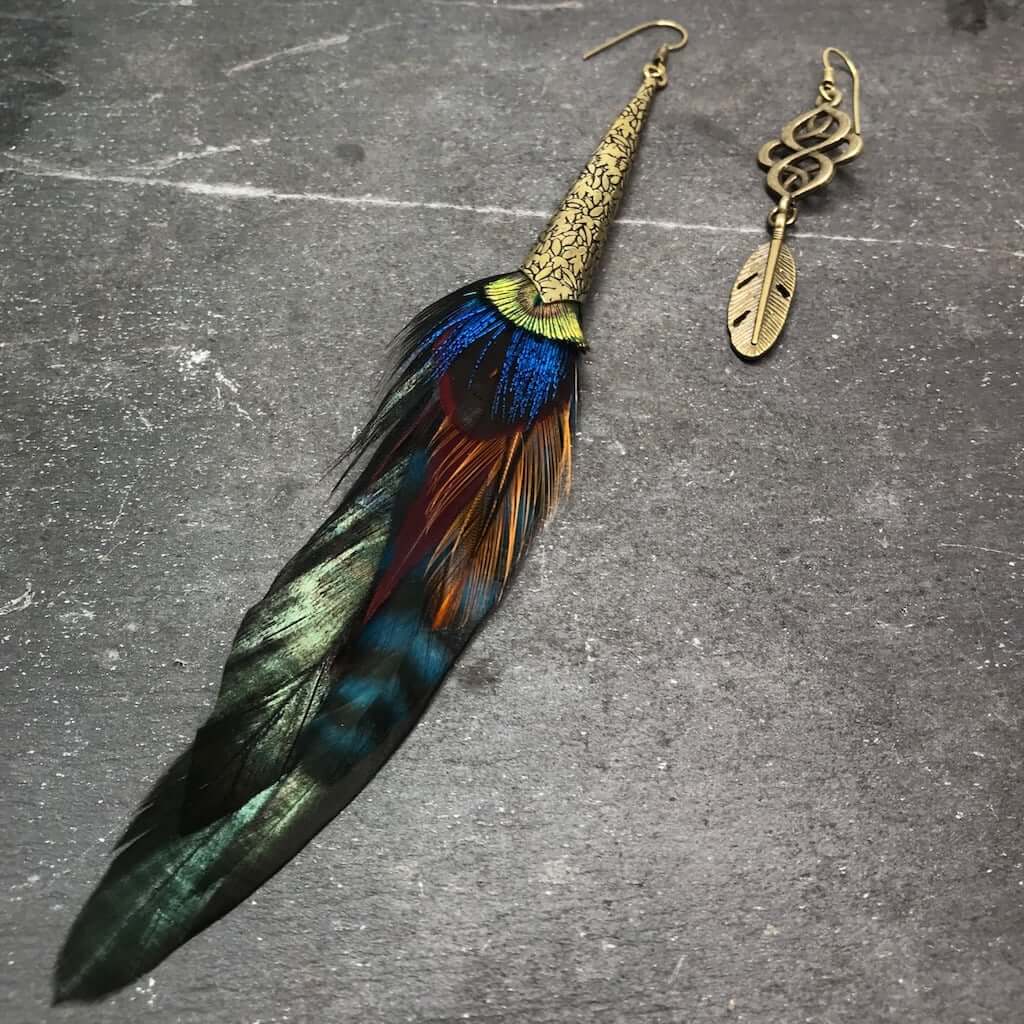 Boucles d'oreilles plumes multicolores en bronze Cosmo