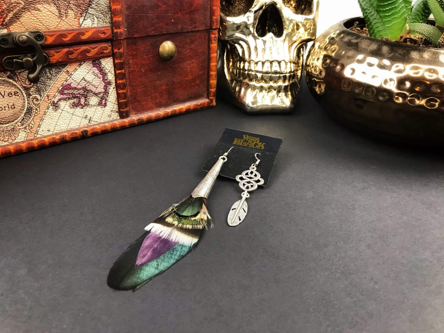 Boucles d'oreilles en plumes de lune violettes