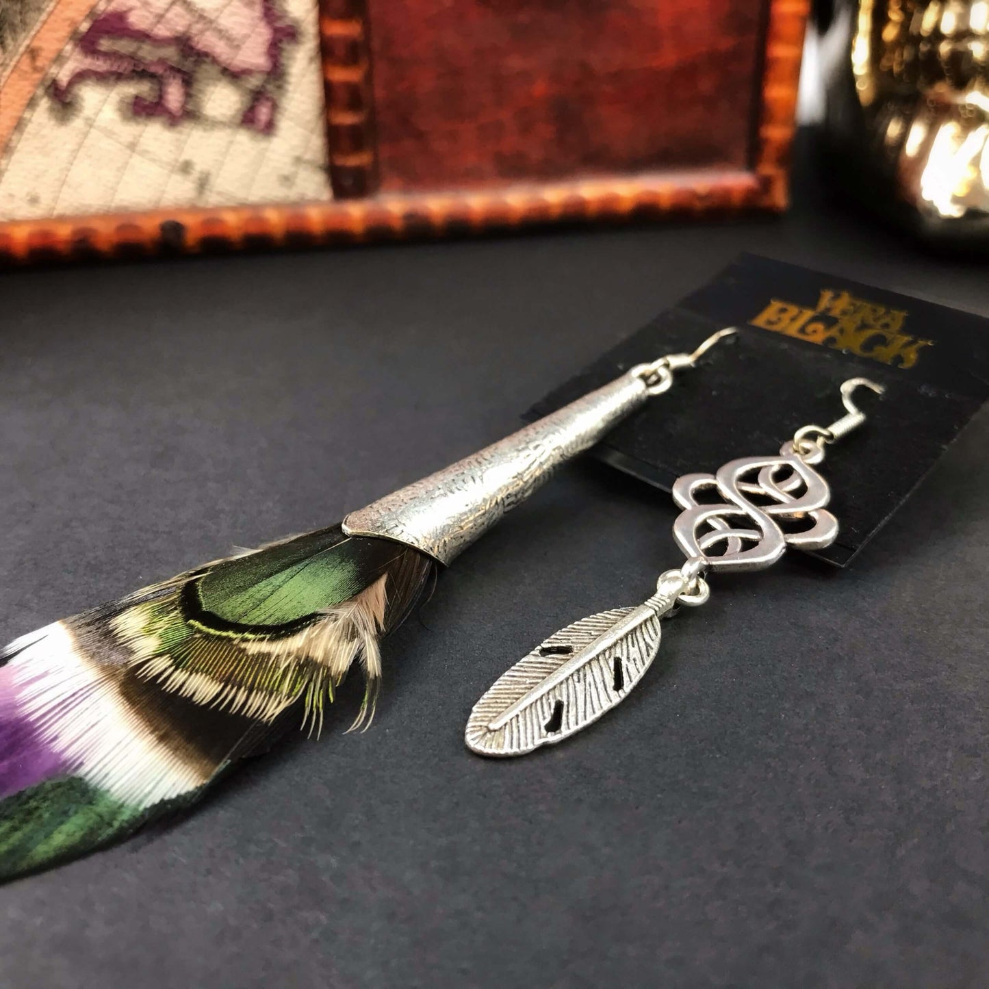 Boucles d'oreilles en plumes de lune violettes