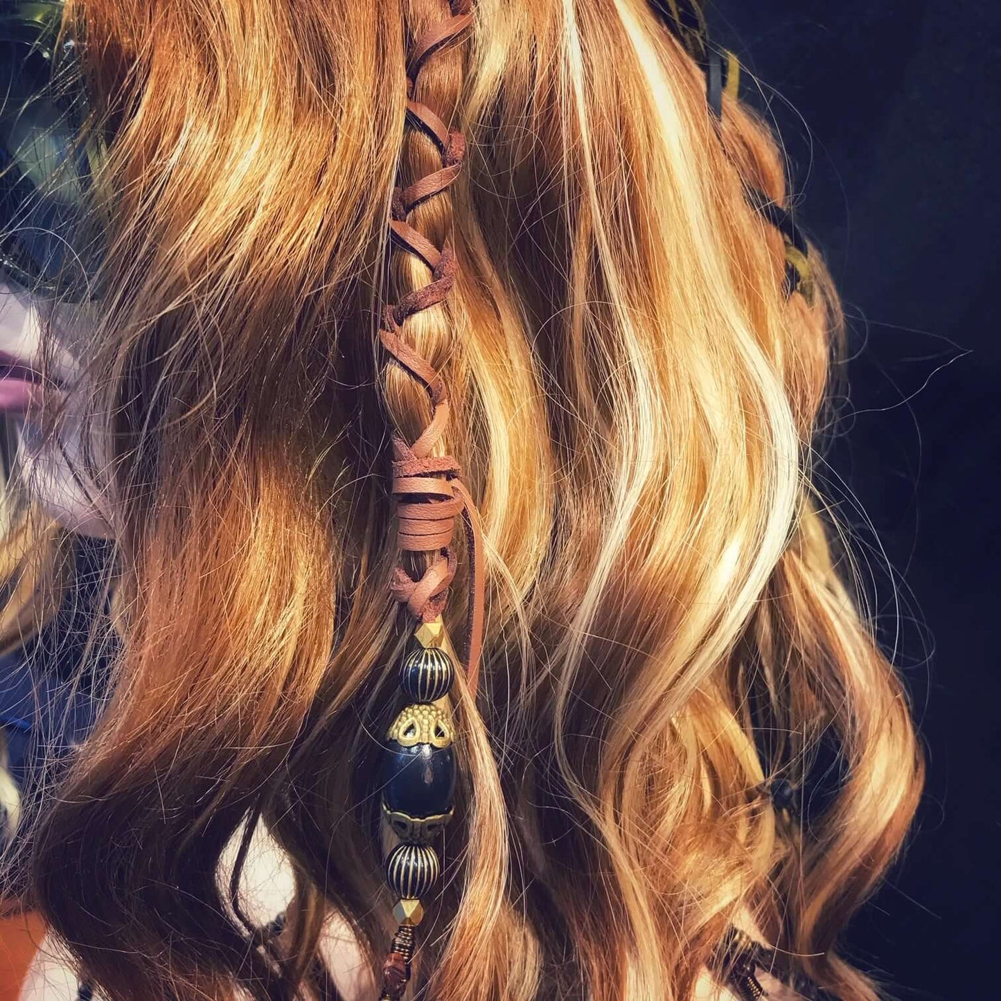 Tresse à cheveux en plumes d'œil de tigre de Bohême