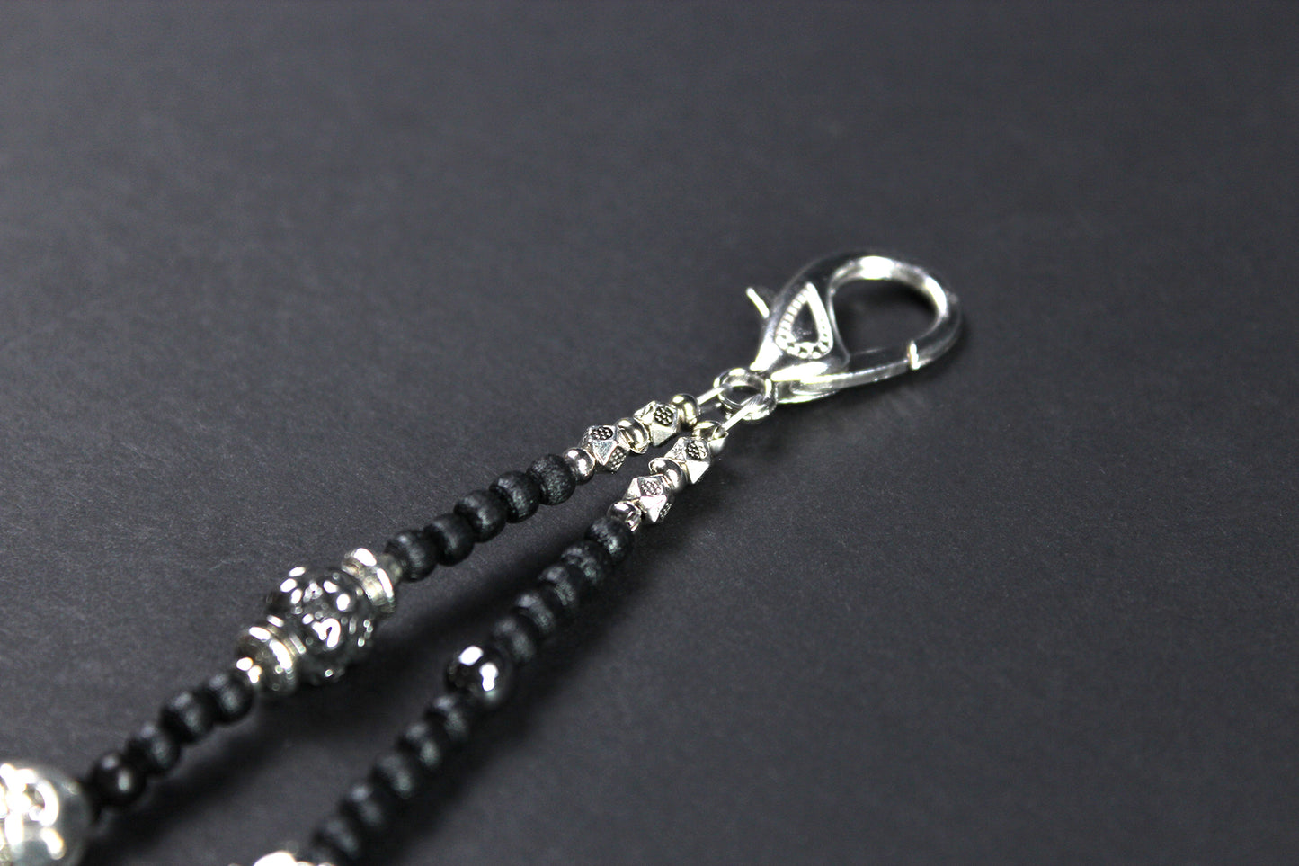 The Skullduggery Keychain - for pants trousers jeans pirate rock n roll style unisex for men and women biker fashion, chain for pants