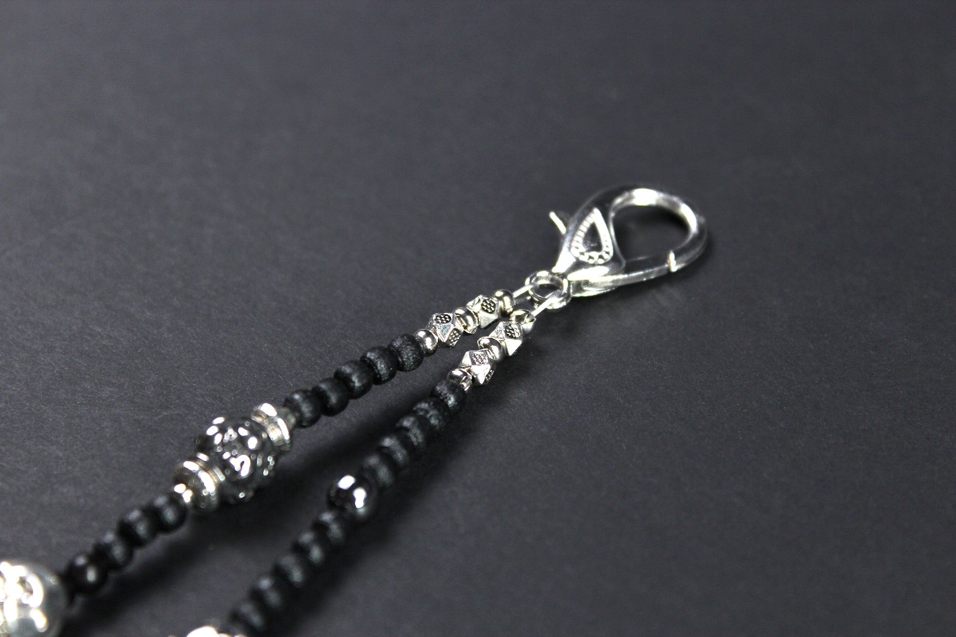 The Skullduggery Keychain - for pants trousers jeans pirate rock n roll style unisex for men and women biker fashion, chain for pants