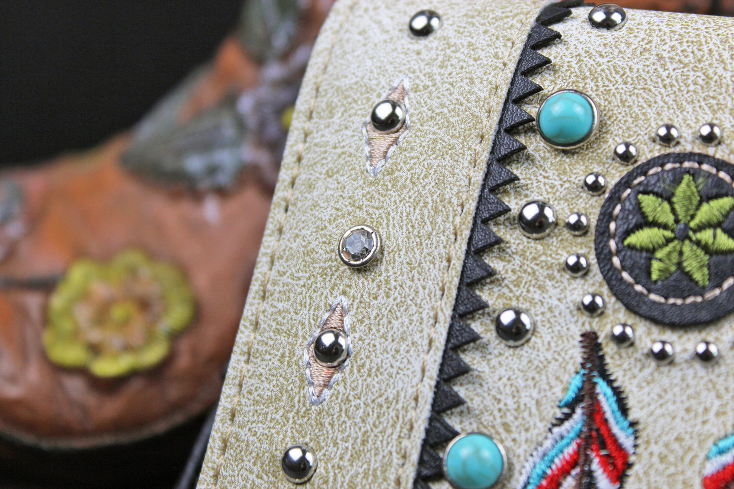 Western Cowgirl Clutch Wallet: Cream PU Leather Purse with stitched feather motif