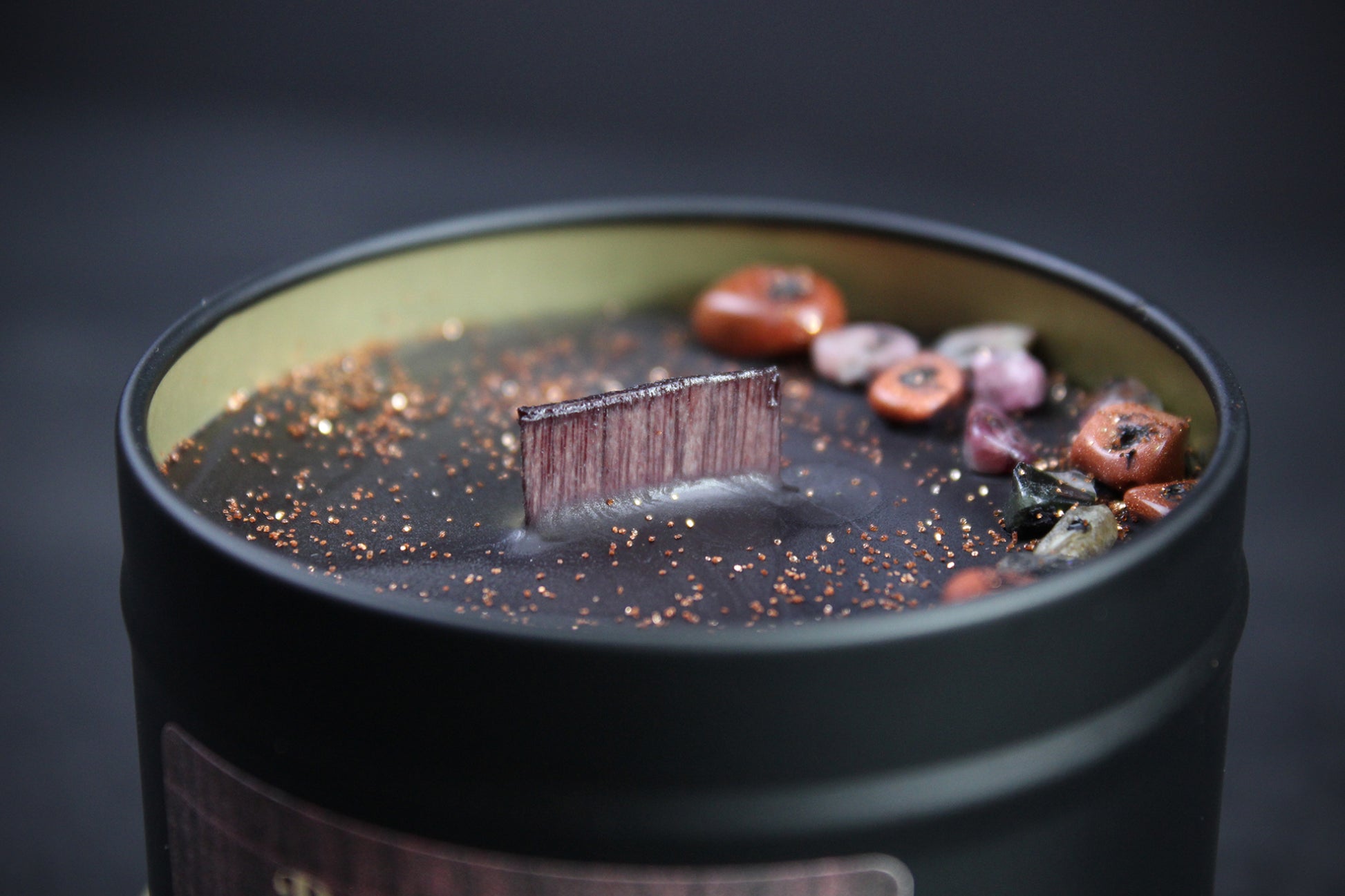 Back Roads Honey : Black Wax Warm Spices & Smokey Aromas Scented Candle