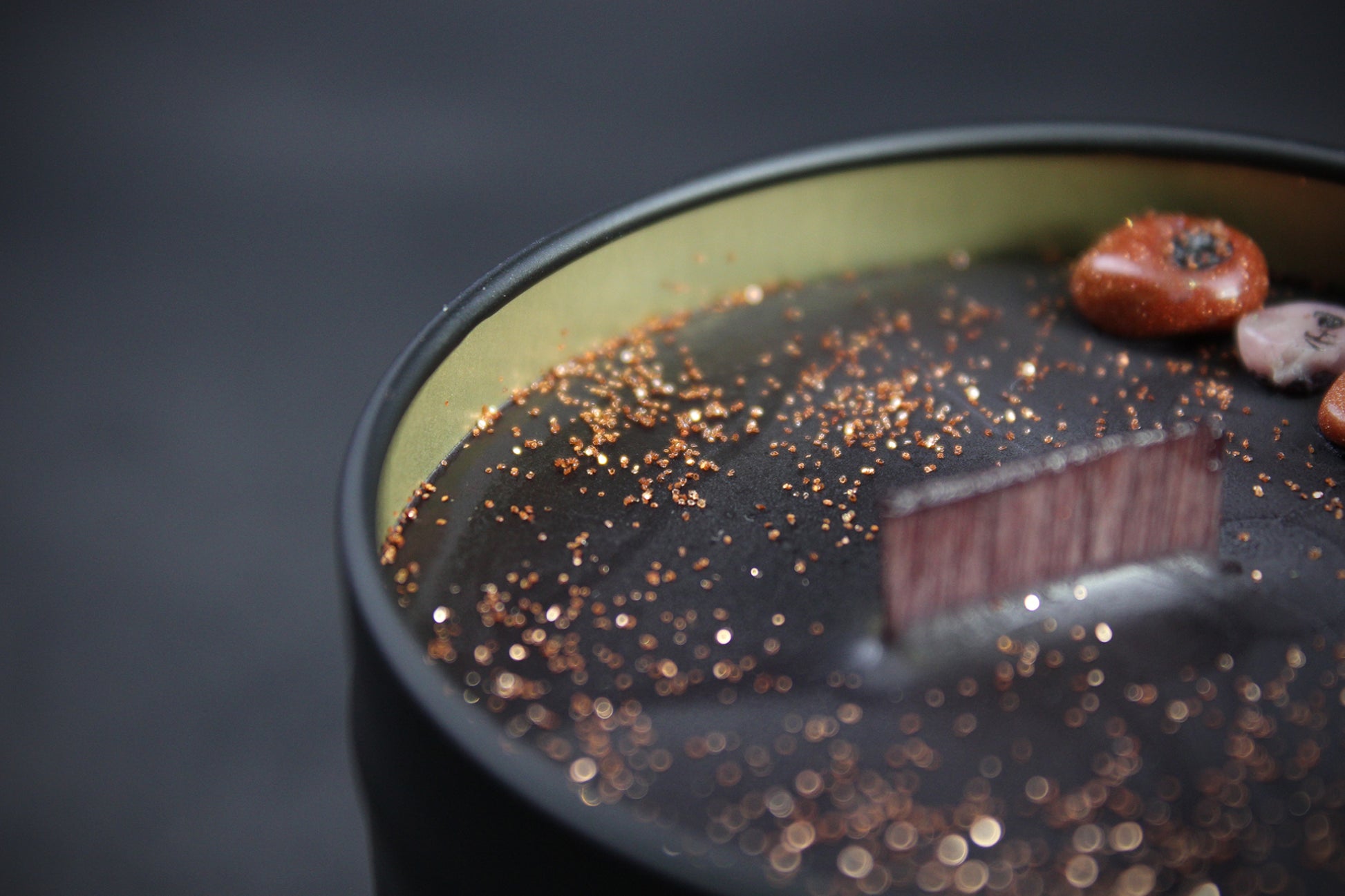 Back Roads Honey : Black Wax Warm Spices & Smokey Aromas Scented Candle