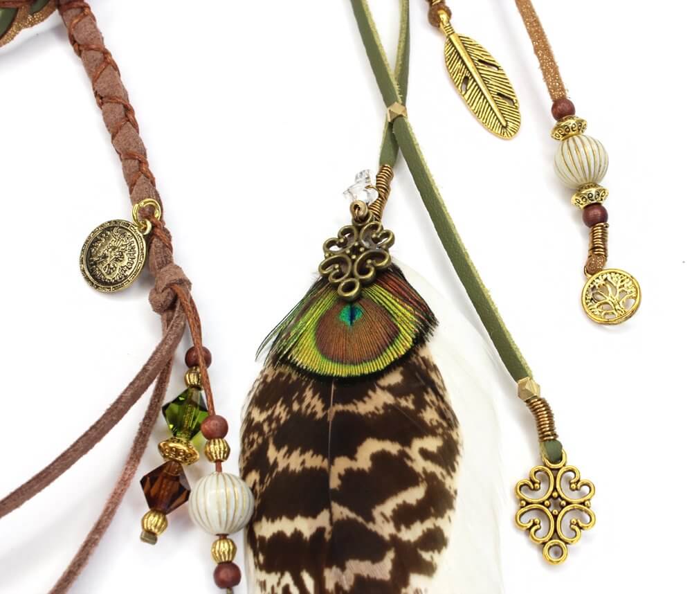 Tocado de plumas de laboradita del bosque esmeralda