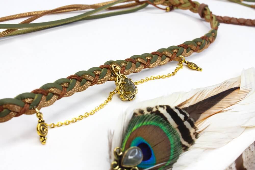 Tocado de plumas de laboradita del bosque esmeralda