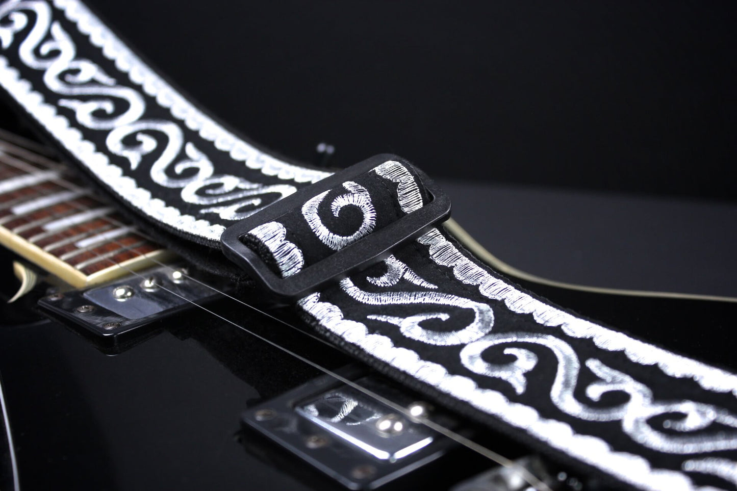 Vera Black Guitar Strap