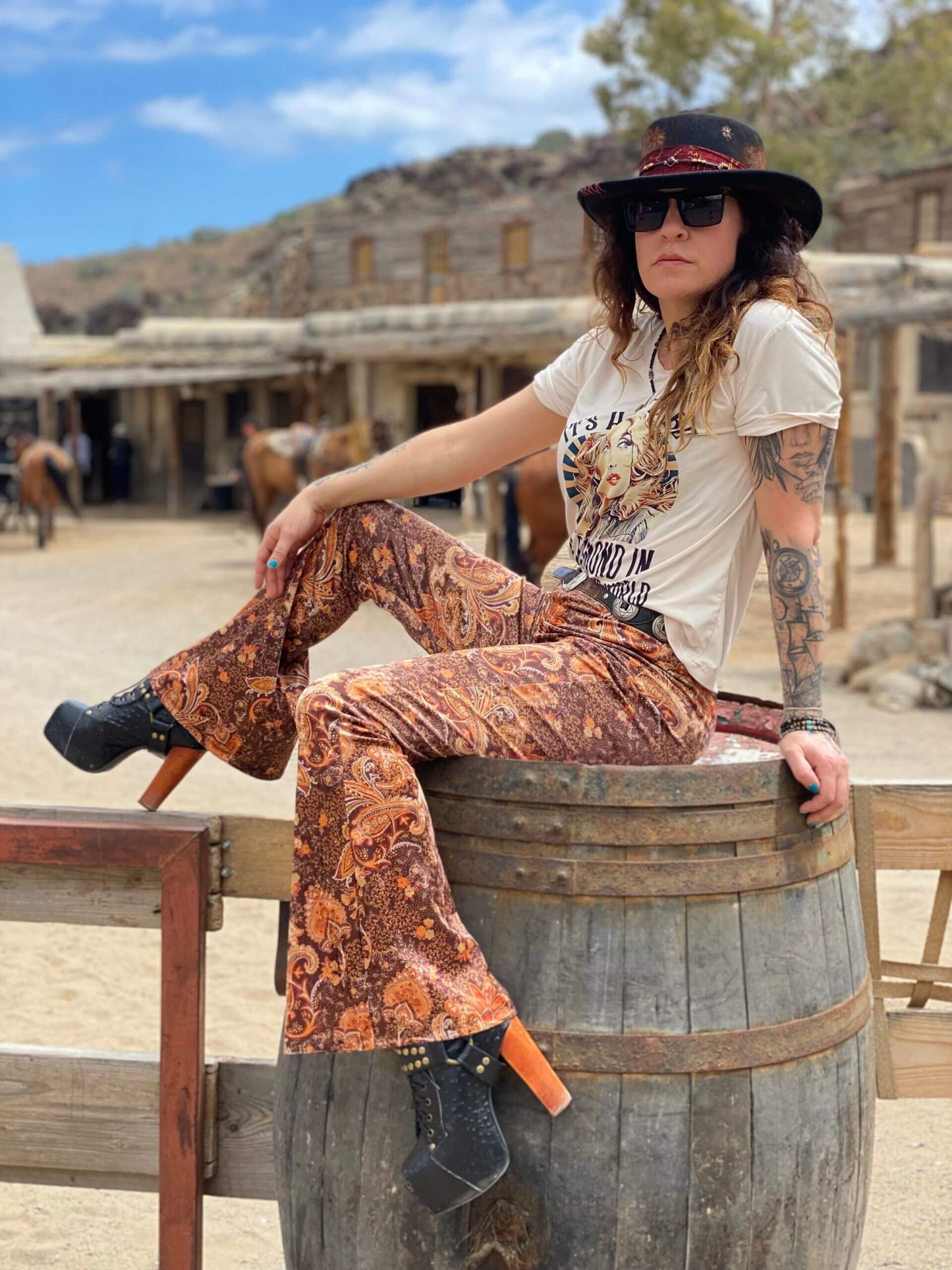 Mustang Paisley High Waisted Stretch Velvet Bell Bottoms - Country & Western Cowgirl Rock n Roll Hippie Gypsy Flares Trousers Unisex