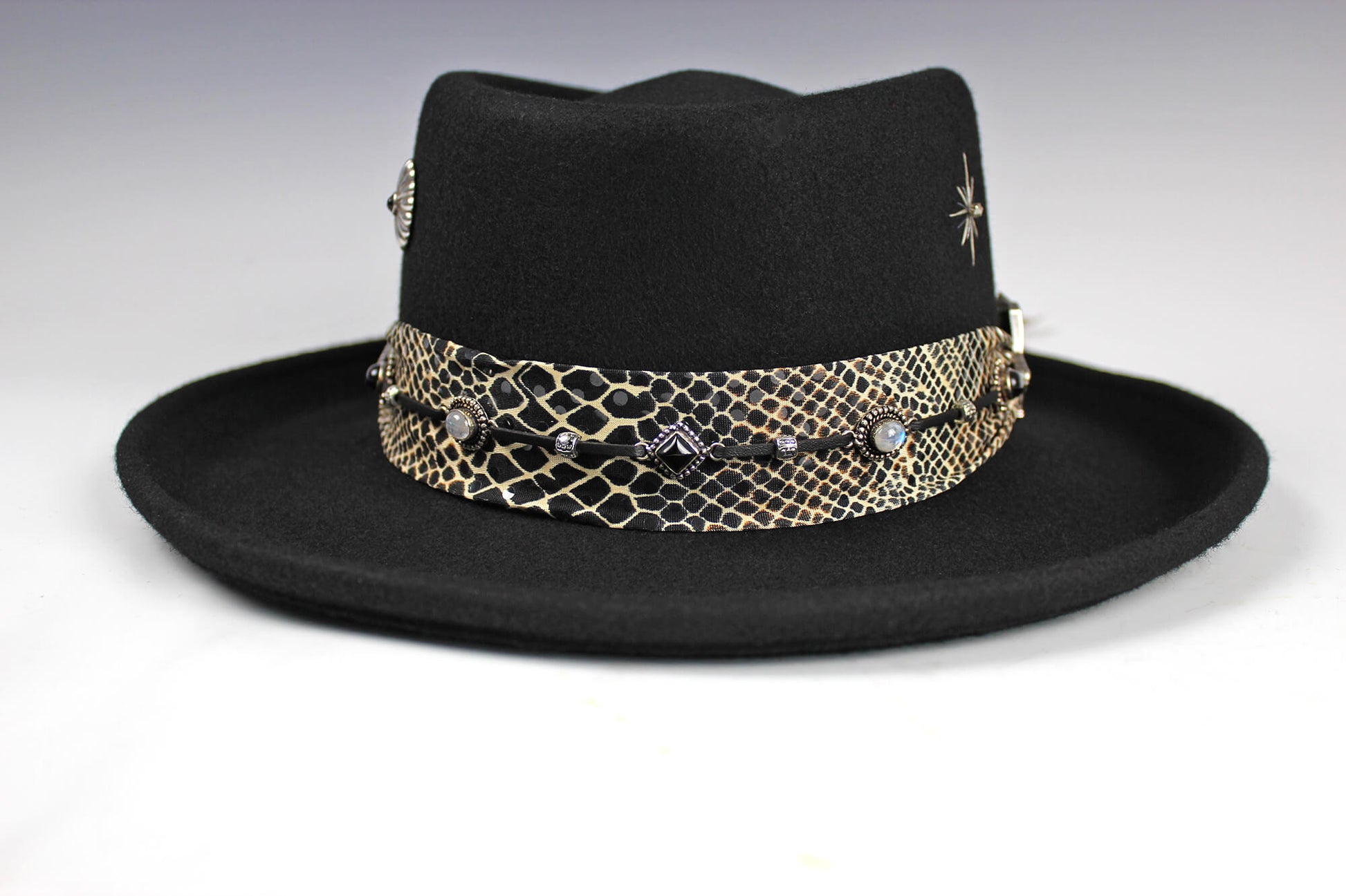 The Appaloosa Gambler. Wool felt western cowboy style gambler fedora, detailed with a snake print fabric band, white feathers, eagle concho and moonstone and onyx. cowgirl hat, cowboy hat