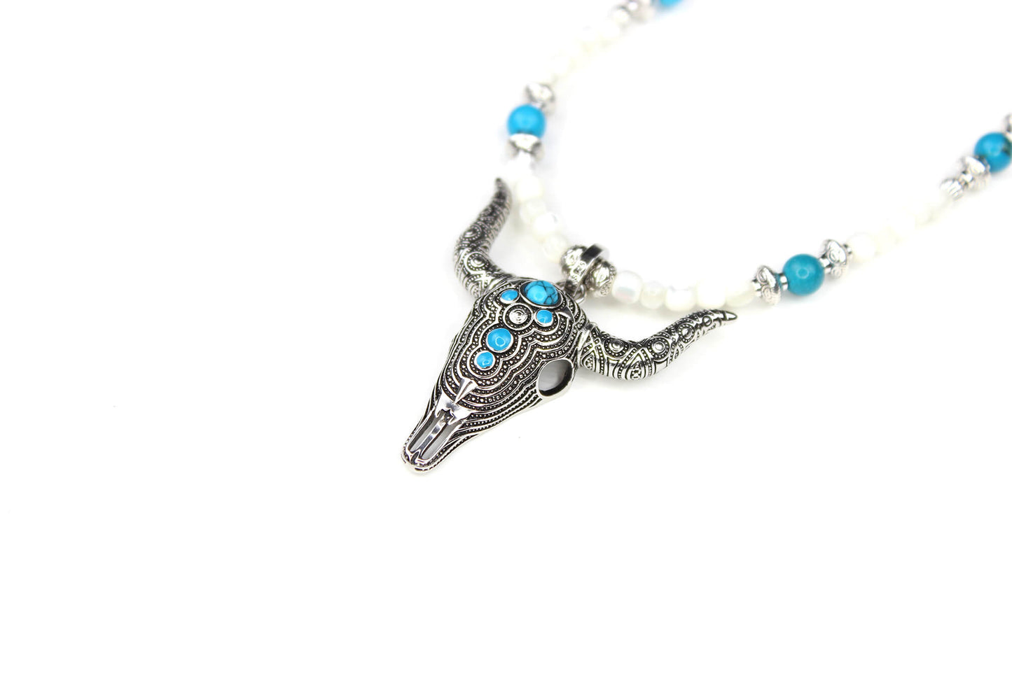 The Tomahawk Necklace - Sterling Silver Buffalo Skull Necklace Boho Rock And Roll Style Unisex Howlite Pendant Short Troca Shell Necklace