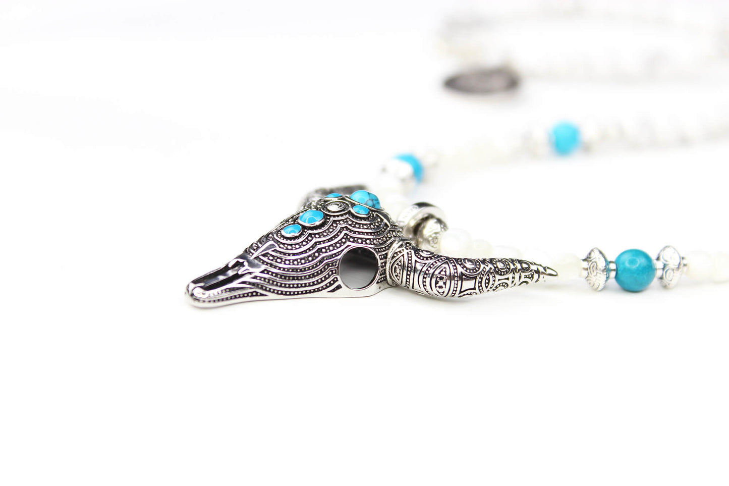 The Tomahawk Necklace - Sterling Silver Buffalo Skull Necklace Boho Rock And Roll Style Unisex Howlite Pendant Short Troca Shell Necklace