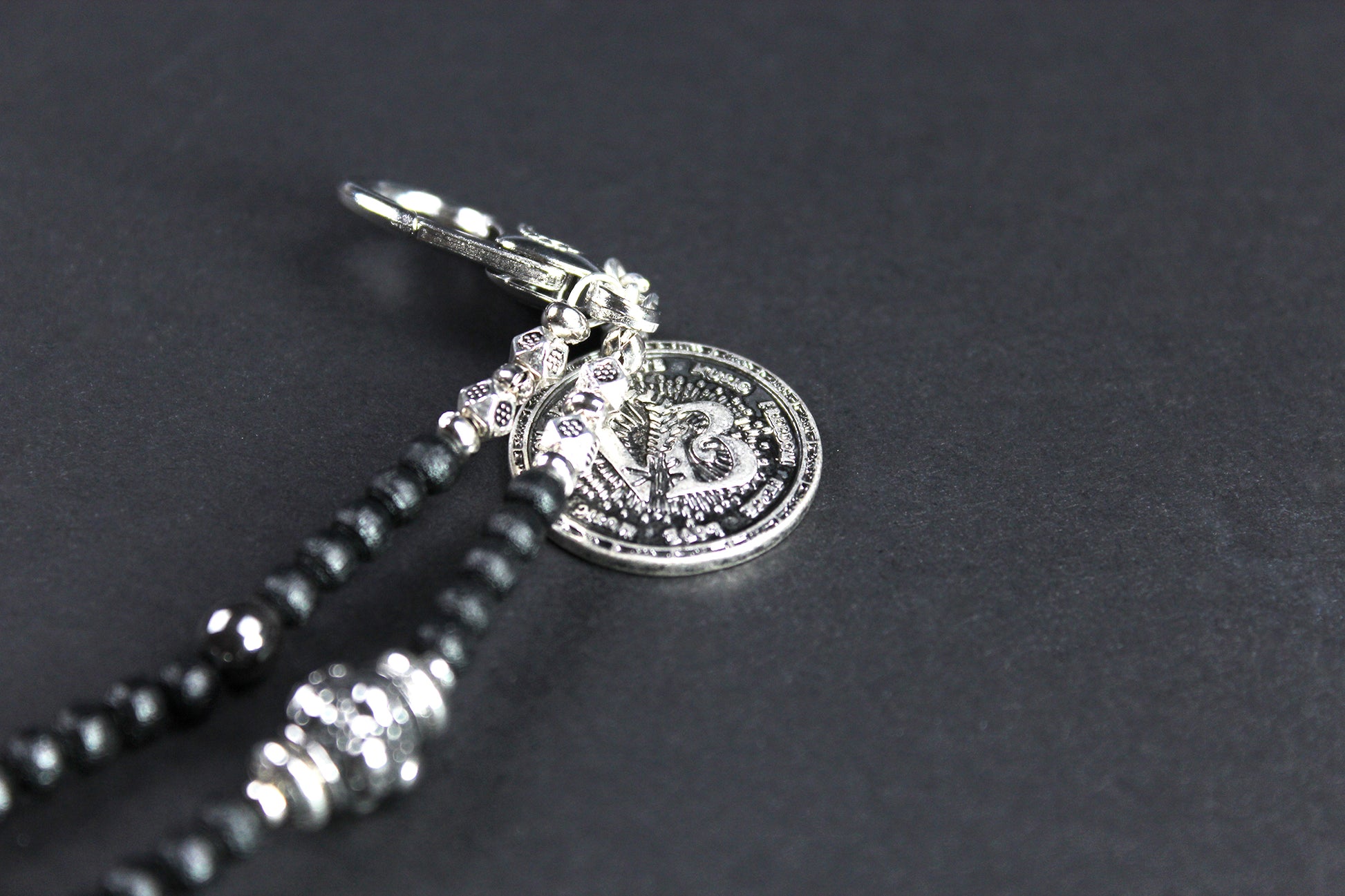 The Skullduggery Keychain - for pants trousers jeans pirate rock n roll style unisex for men and women biker fashion, chain for pants