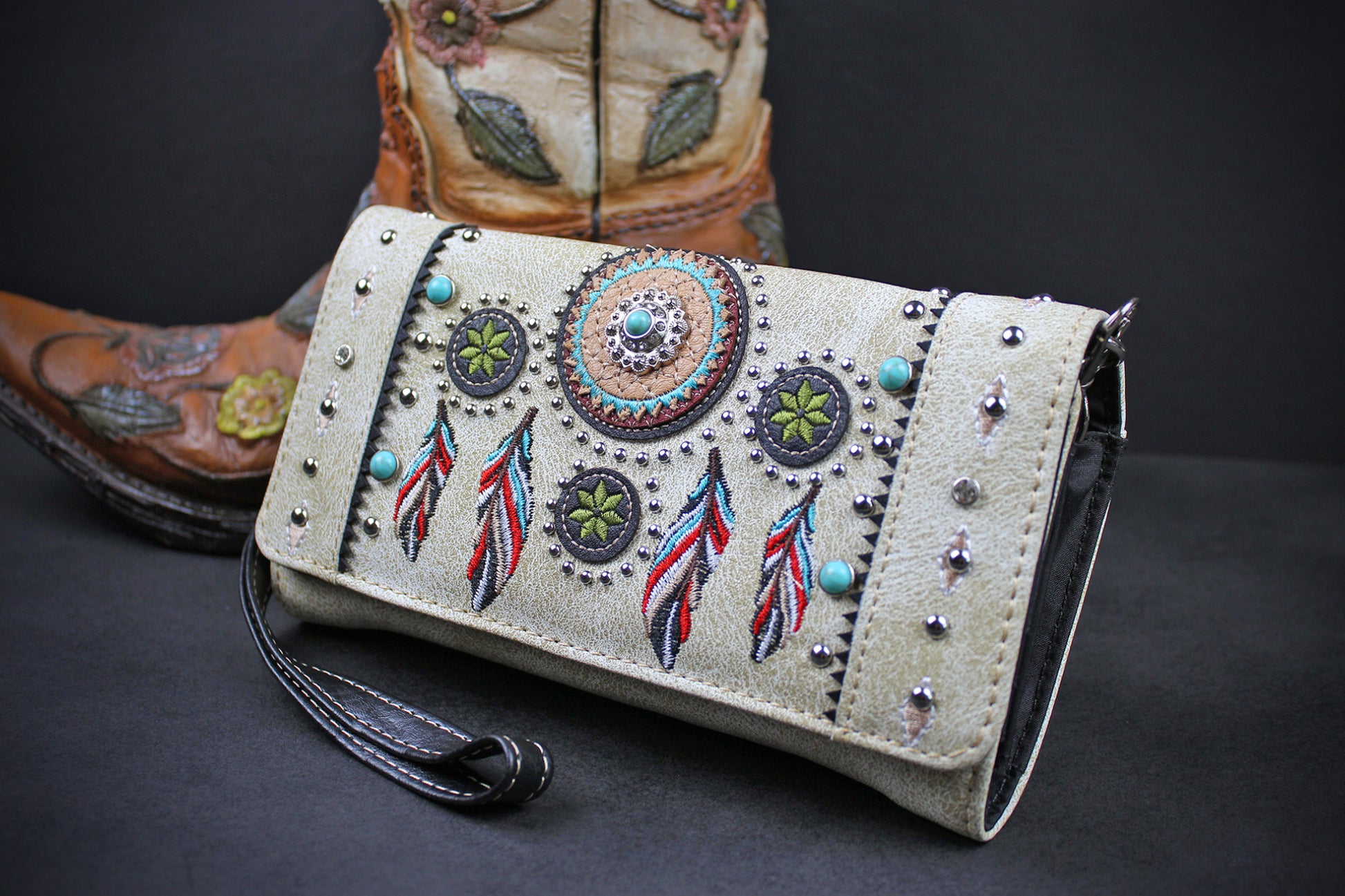Western Cowgirl Clutch Wallet: Cream PU Leather Purse with stitched feather motif