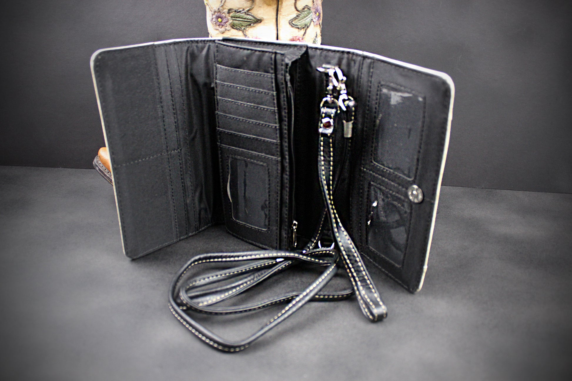 Western Cowgirl Clutch Wallet: Cream PU Leather Purse with stitched feather motif