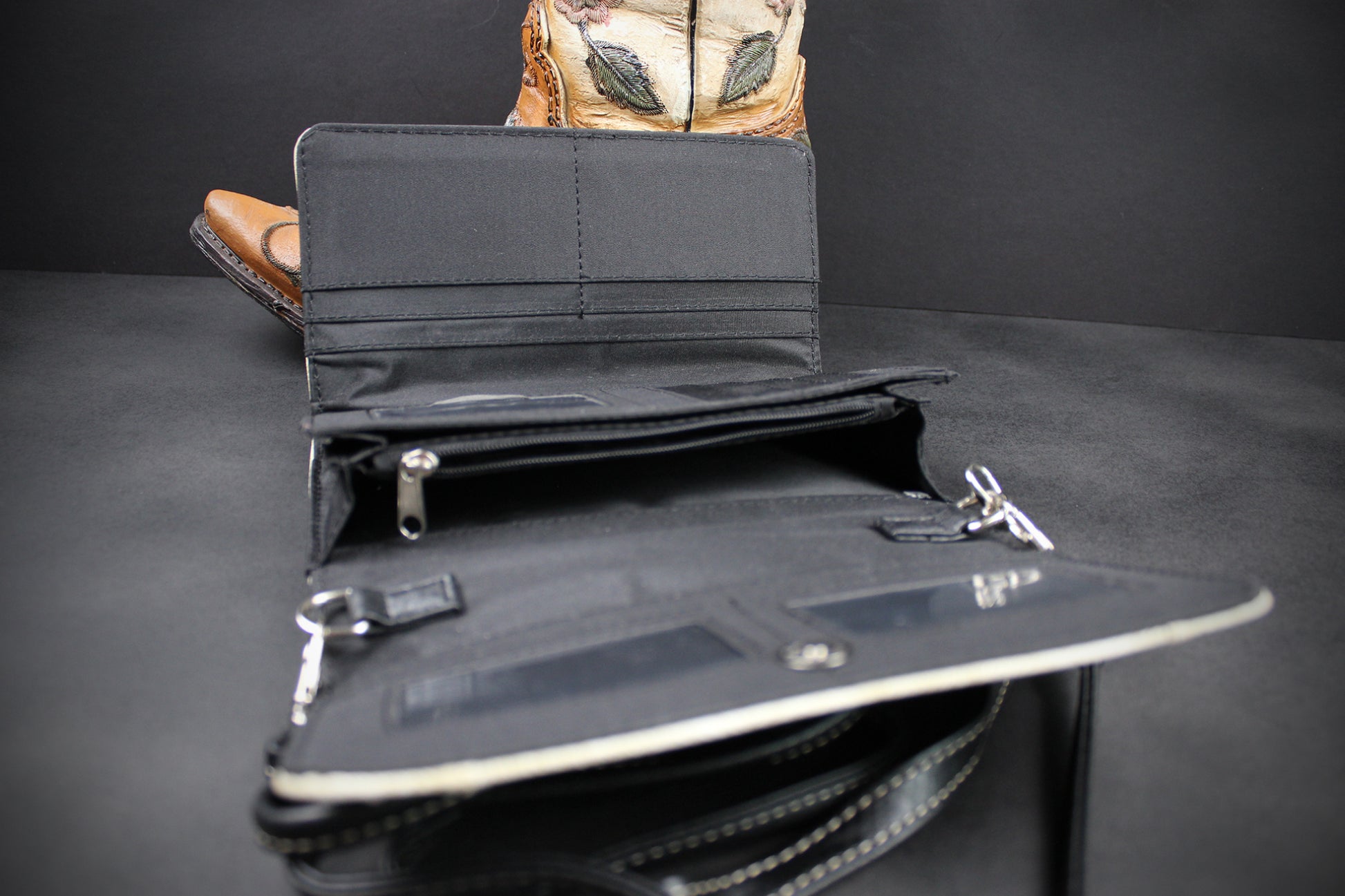 Western Cowgirl Clutch Wallet: Cream PU Leather Purse with stitched feather motif