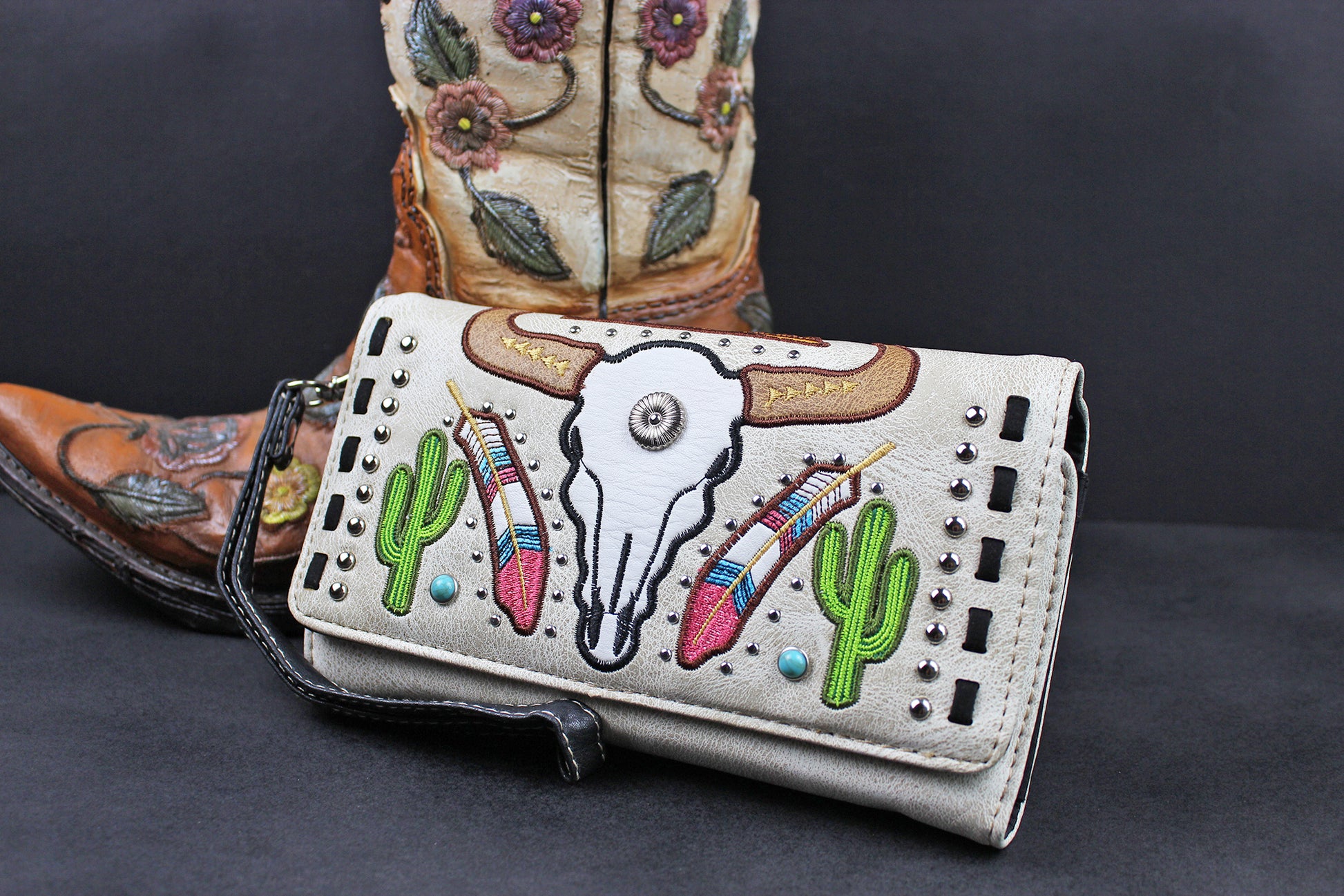 Western Cowgirl Clutch Wallet: Cream PU Leather Purse with stitched cow skull feather and cactus motif