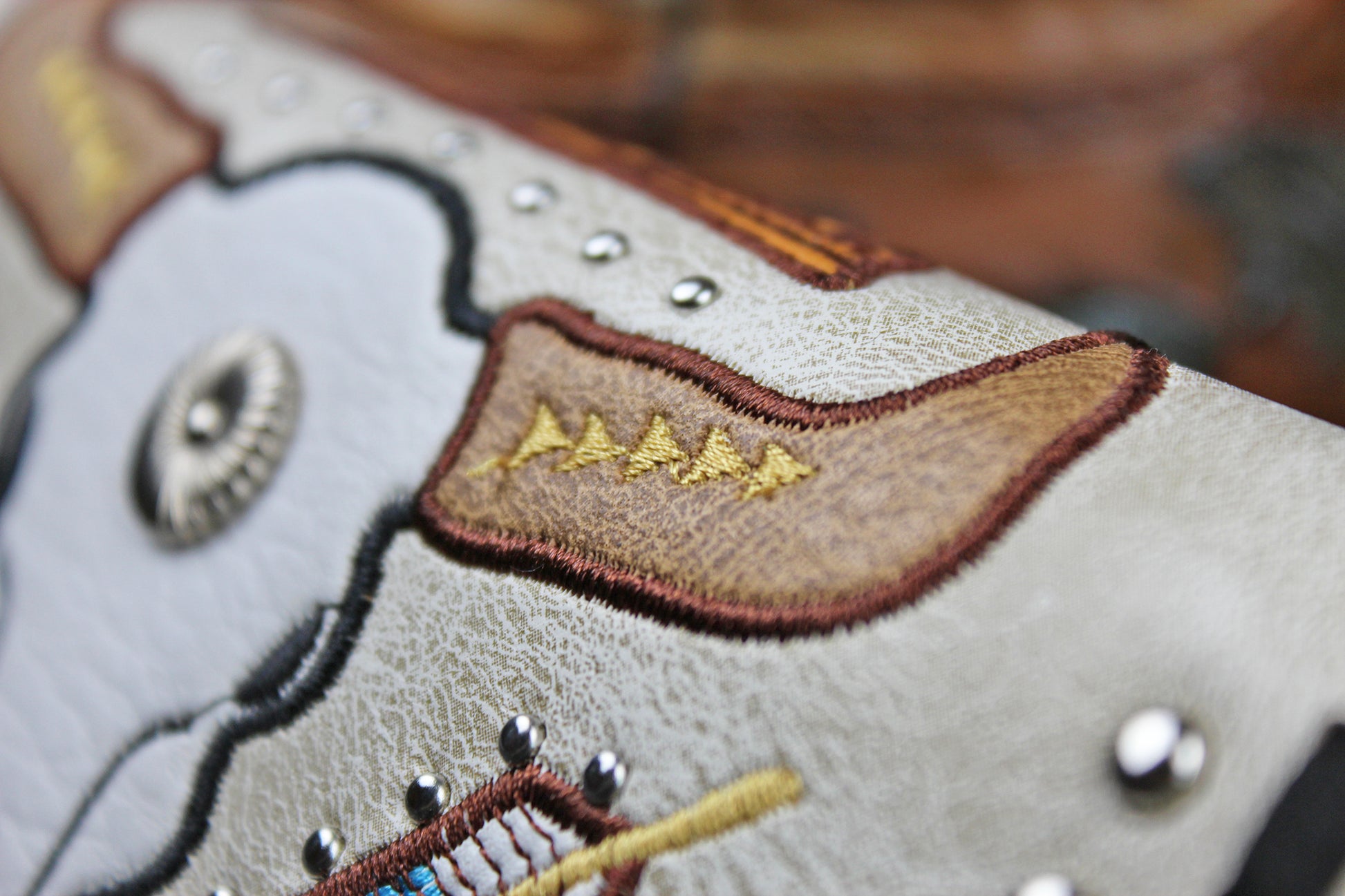 Western Cowgirl Clutch Wallet: Cream PU Leather Purse with stitched cow skull feather and cactus motif