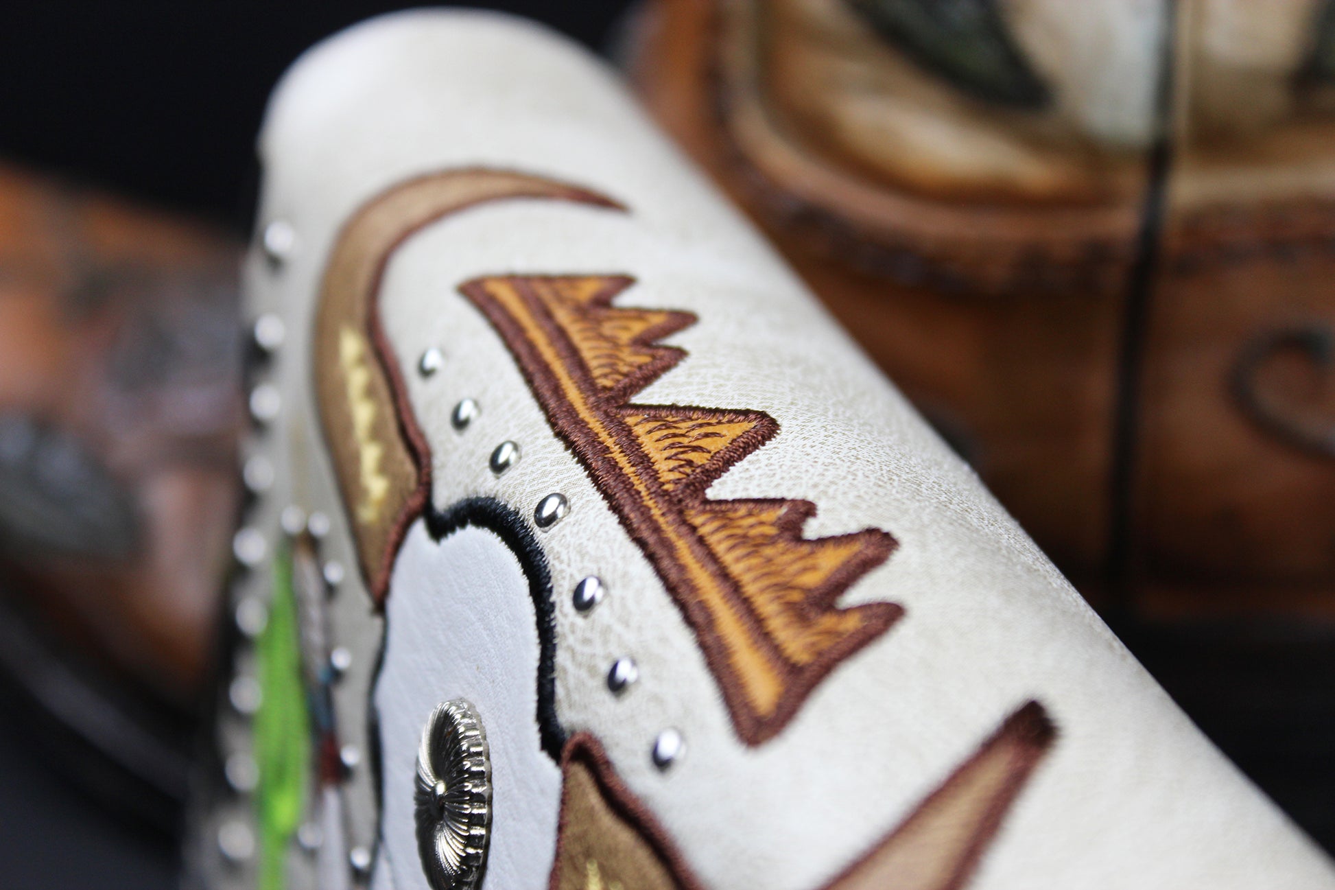 Western Cowgirl Clutch Wallet: Cream PU Leather Purse with stitched cow skull feather and cactus motif