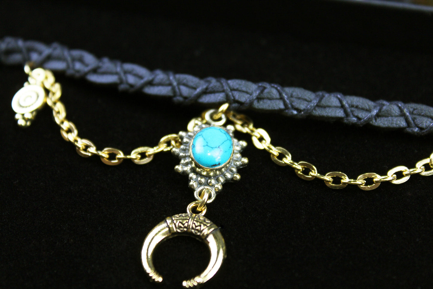 Turquoise Phoenix : Bohemian Turquoise & Howlite Anklet Choker Armband