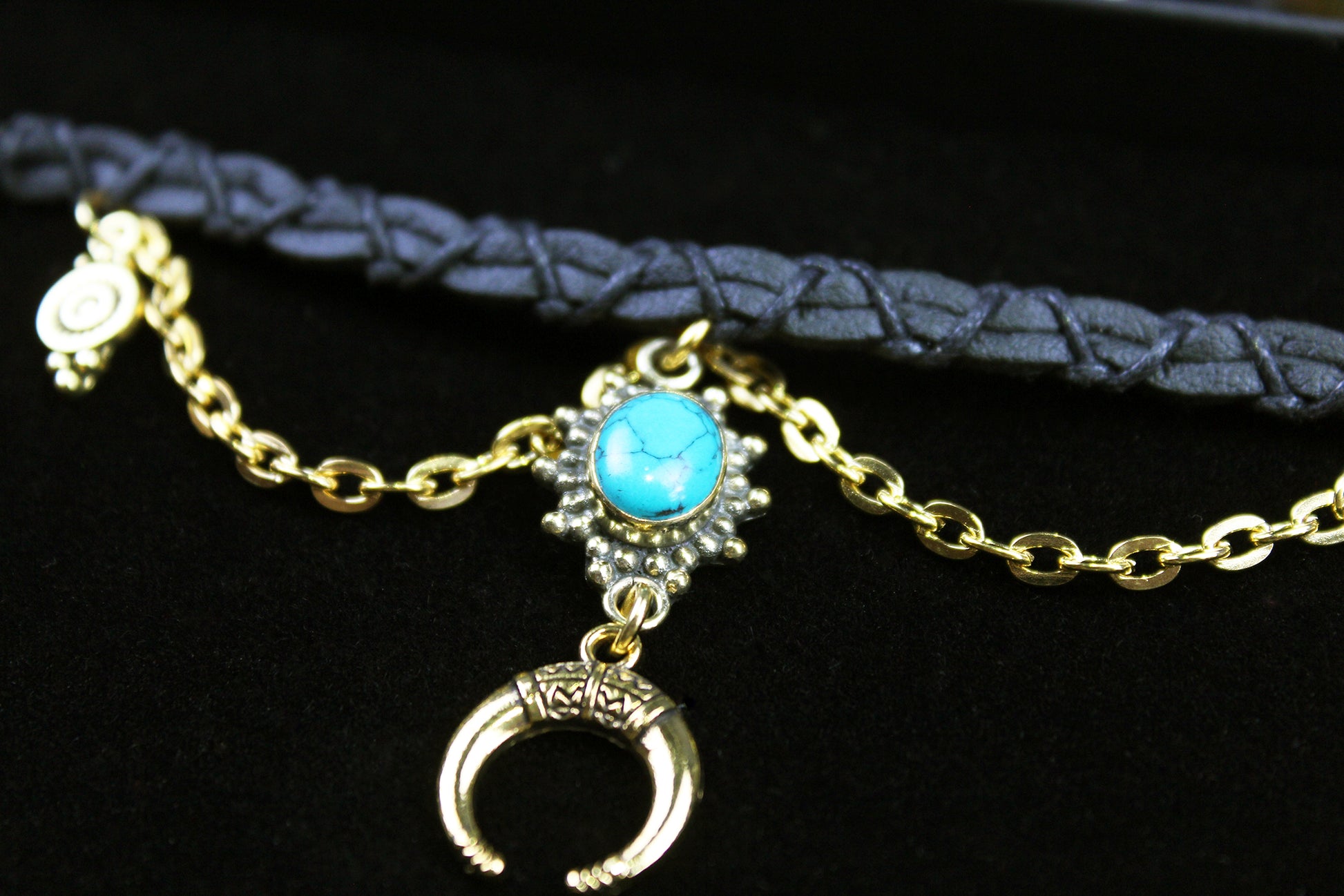 Turquoise Phoenix : Bohemian Turquoise & Howlite Anklet Choker Armband