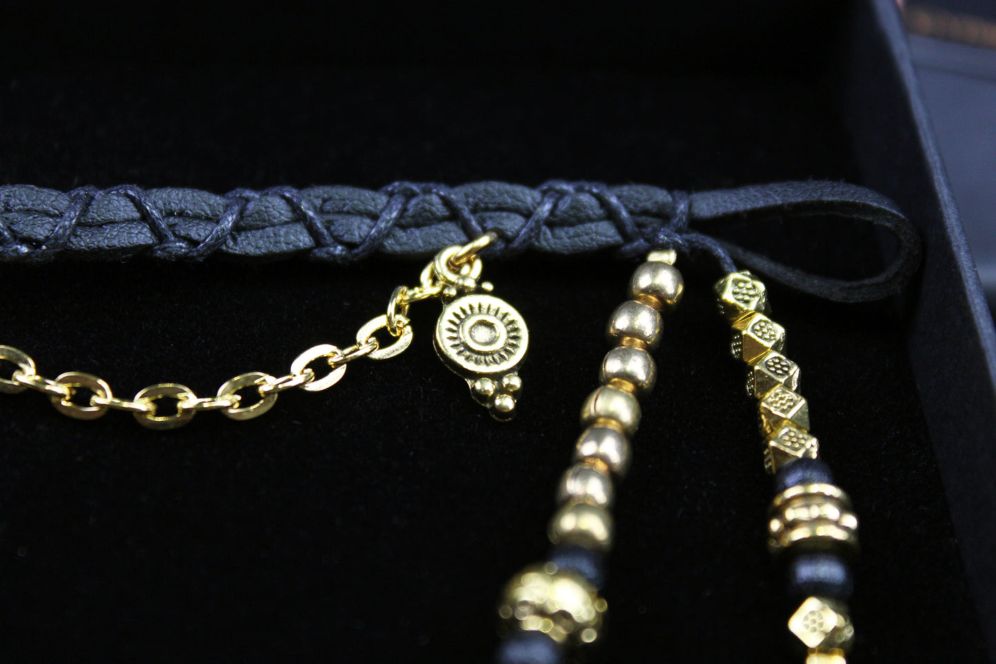 Turquoise Phoenix : Bohemian Turquoise & Howlite Anklet Choker Armband