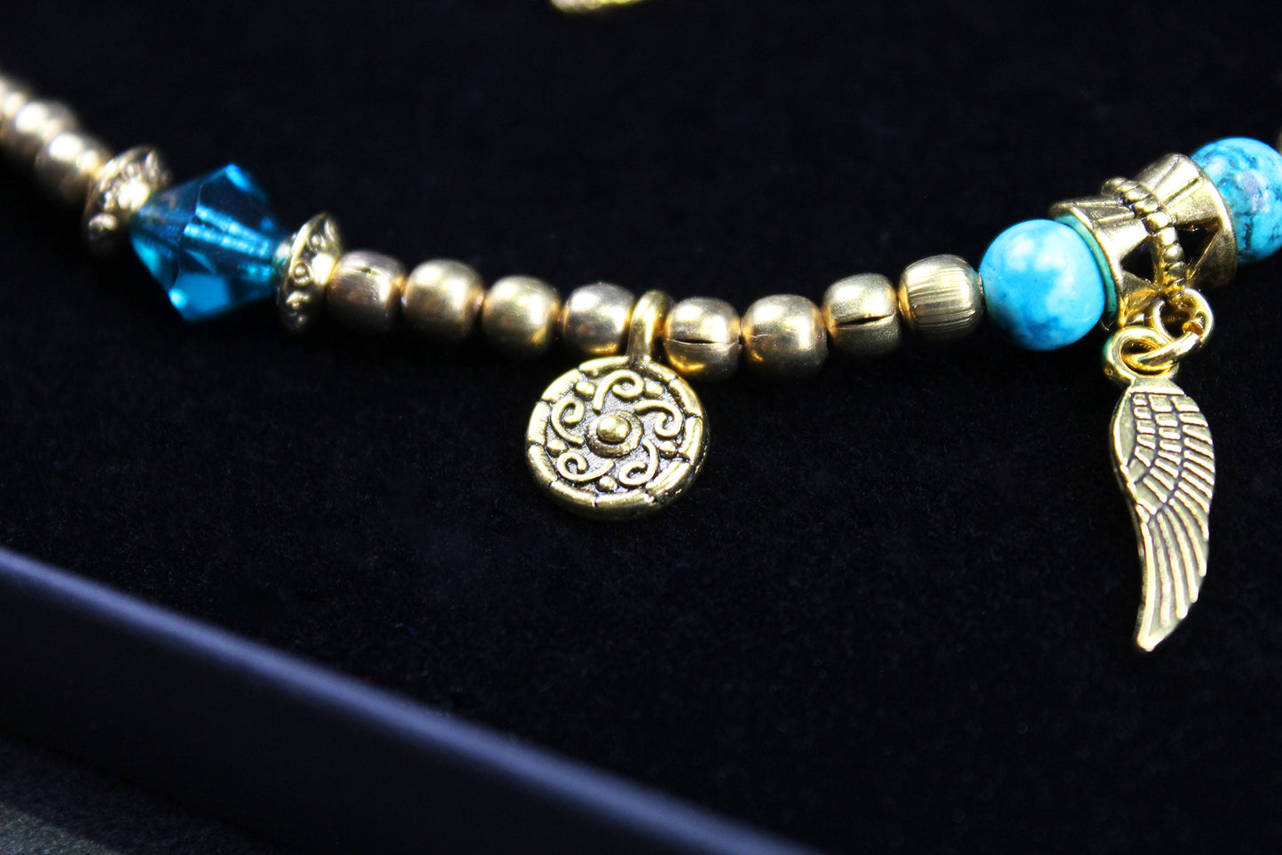 Turquoise Phoenix : Bohemian Turquoise & Howlite Anklet Choker Armband