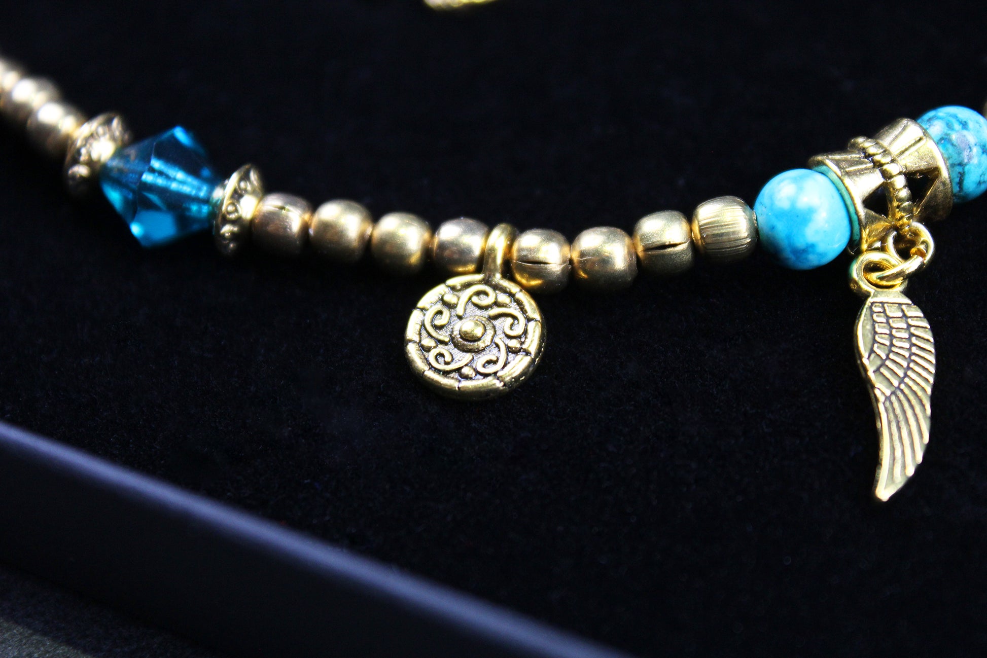 Turquoise Phoenix : Bohemian Turquoise & Howlite Anklet Choker Armband