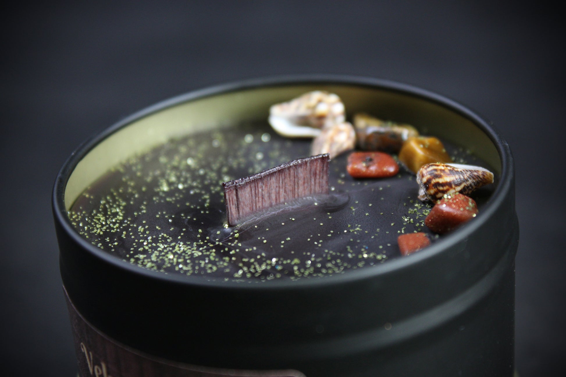 Velvet Smoke : Black Wax Scented Candle With Hints of Citrus & Tobacco