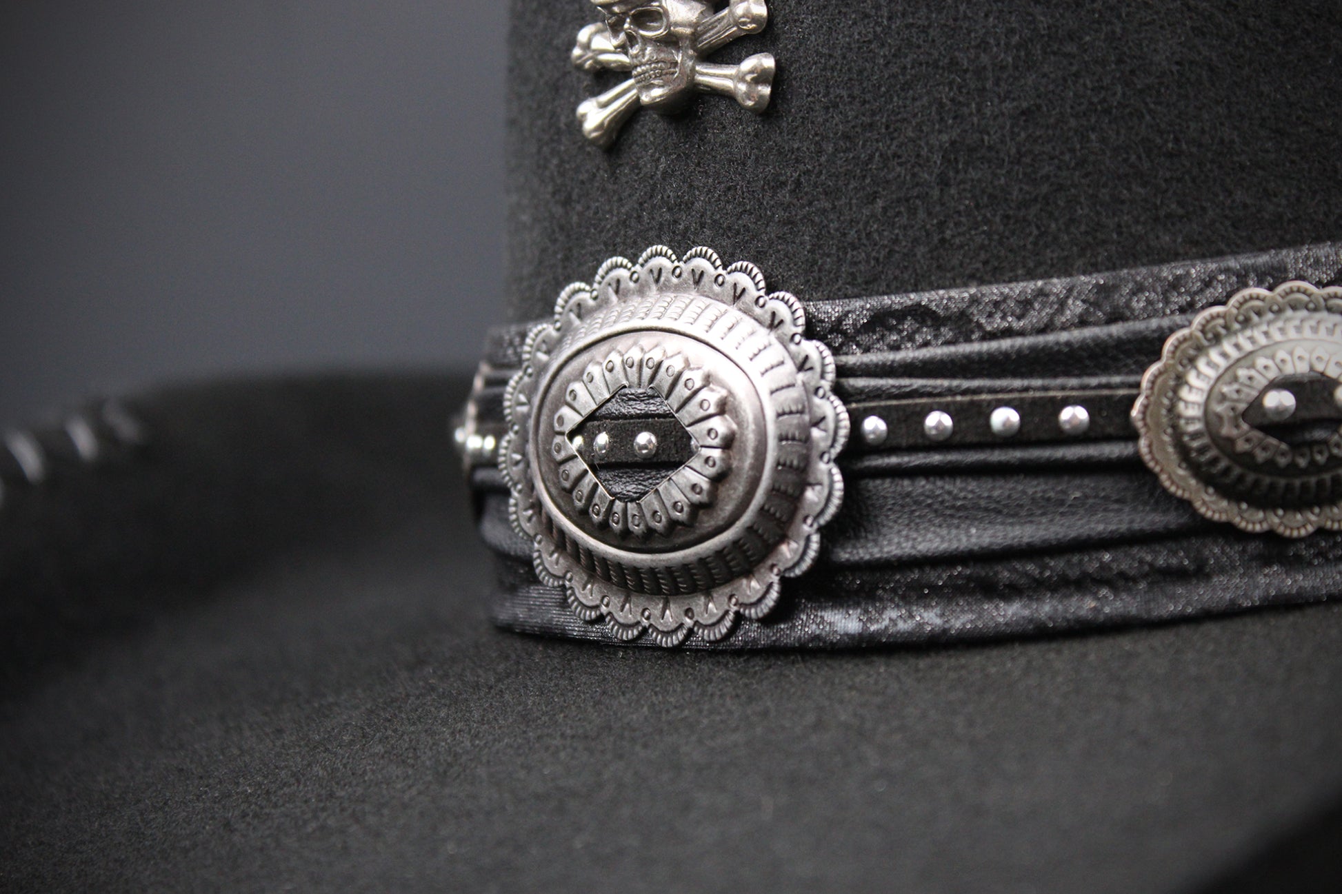 The Outlaw : Gunslinger Style Cowboy Hat with skull conchos and poker cards