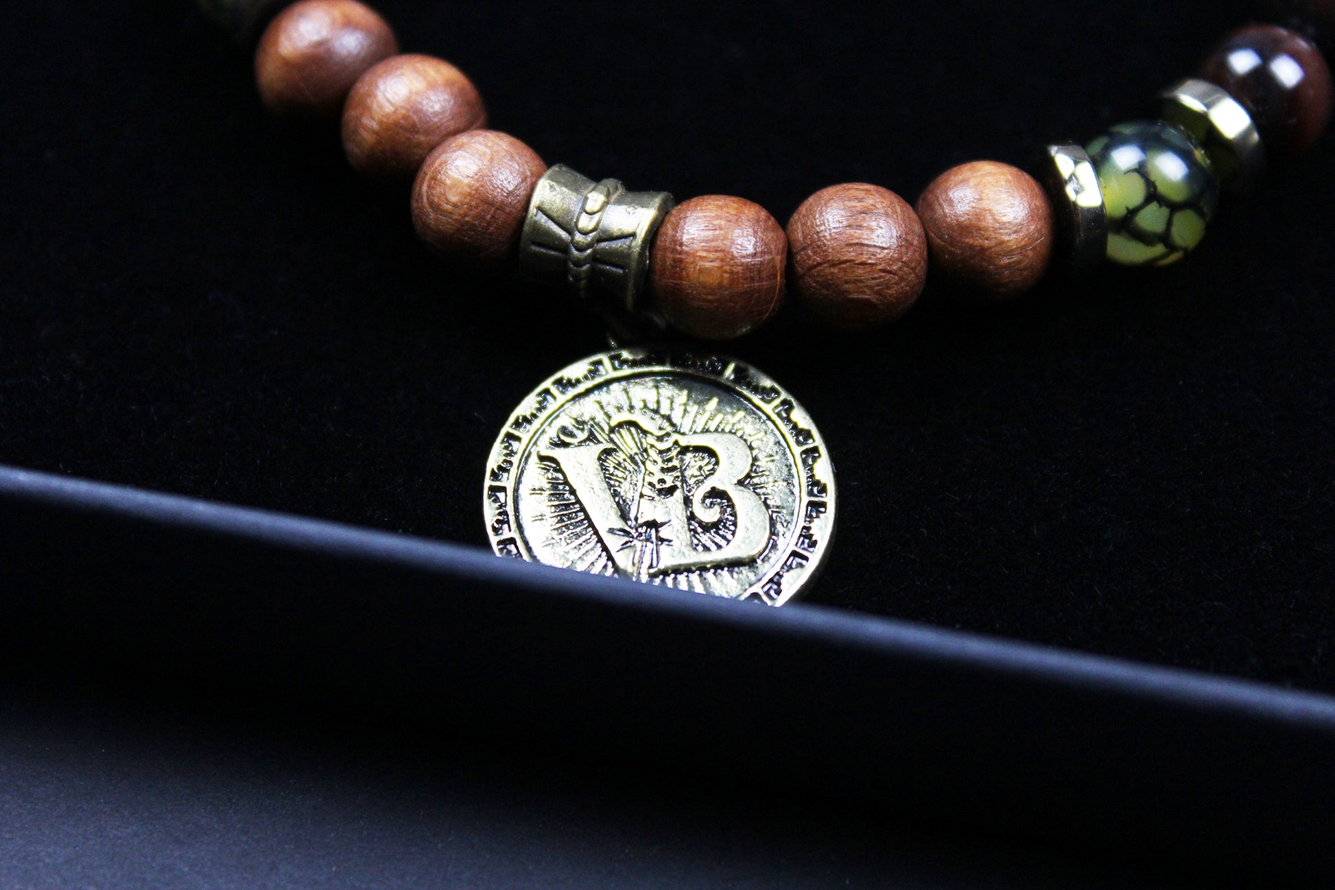 Skull Beaded Bracelet: Dragons Vein, Carnelian & Hematite with Bronze Detail