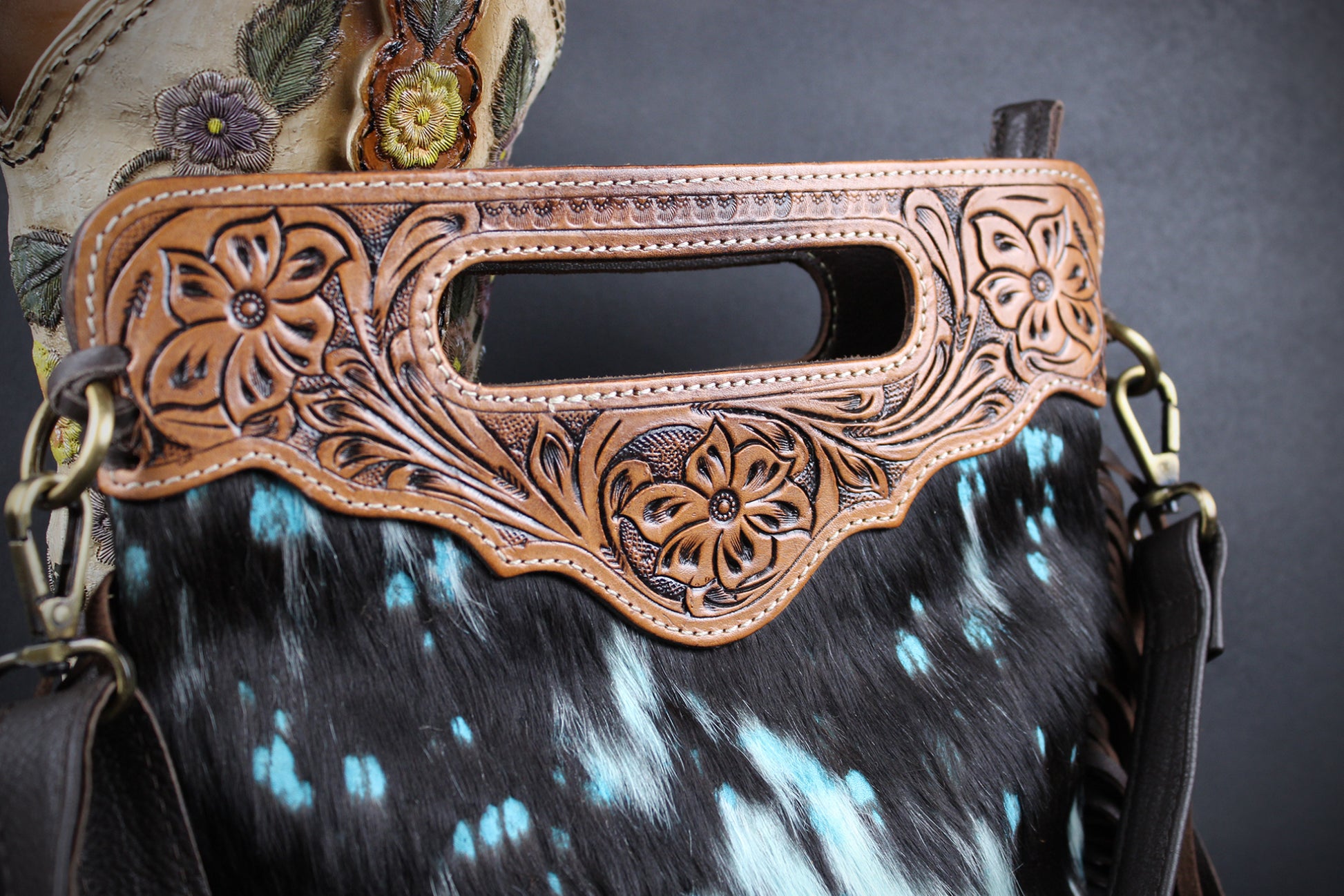 The Acid Leather Shoulder Bag : Cowhide with Fringe