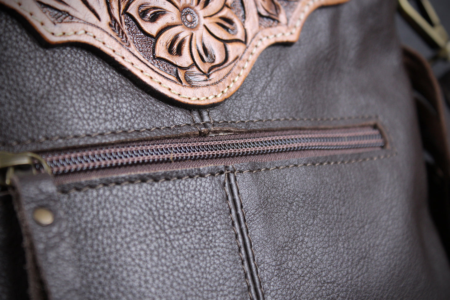 The Acid Leather Shoulder Bag : Cowhide with Fringe