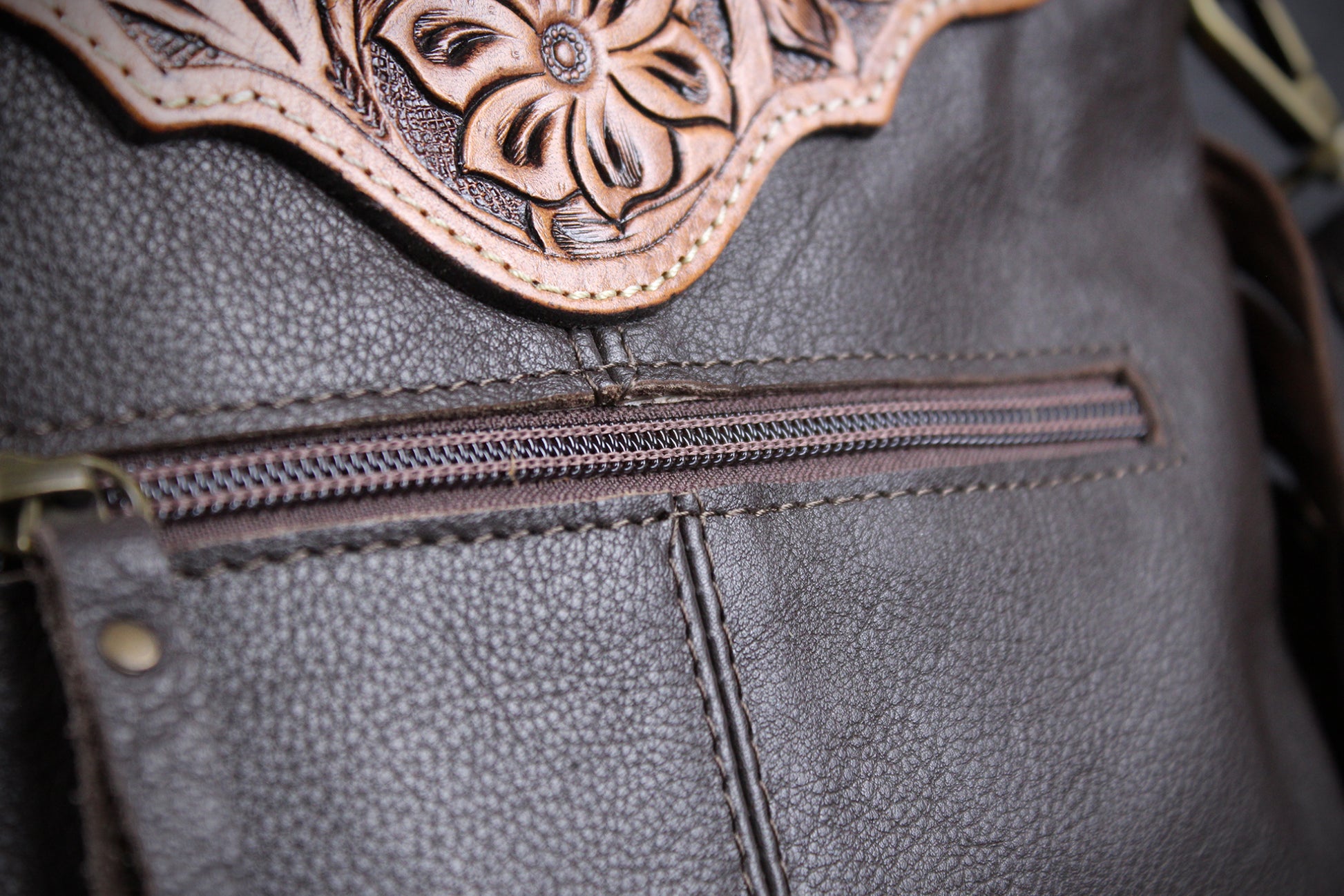 The Acid Leather Shoulder Bag : Cowhide with Fringe